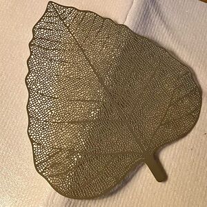 Intricate Gold Leaf Design Full Leaf Tea Strainer NWOT
